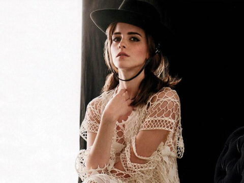 Cute hollywood actress Emma Watson