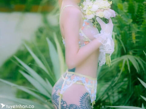 Linh Miu sexy với những bộ bikini